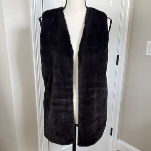 Liz Claiborne Black Faux Fur Vest